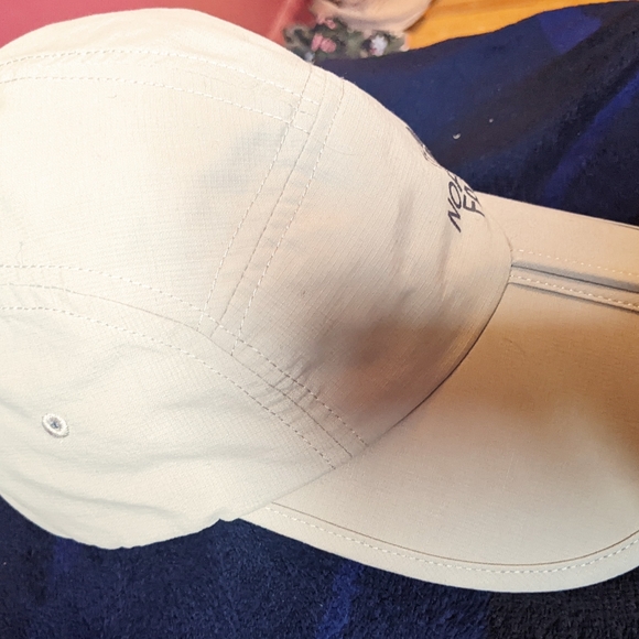 Northface ball cap - Picture 3 of 5